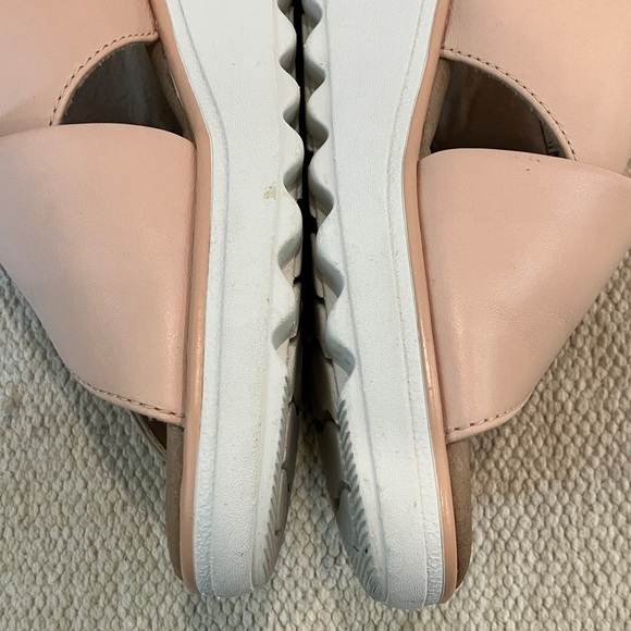 Clarks Women's size 6 1/2  dusty rose Blush Sandals with Velcro at ankle - Picture 14 of 16